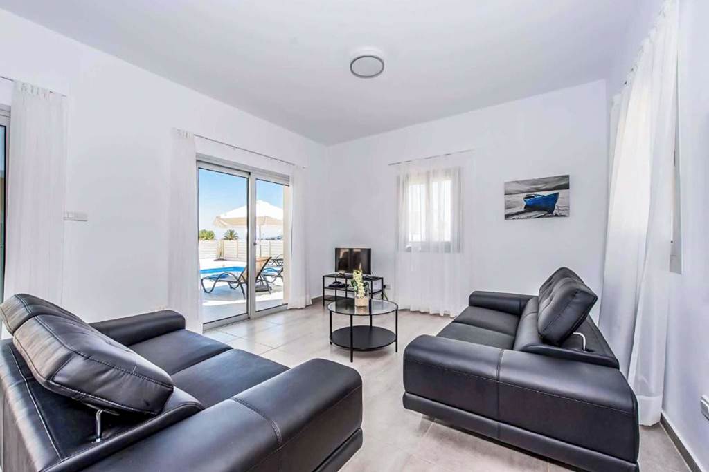 PFO_86506_Villa_Demitrios_Vine_Cyprus_1123_07.jpg