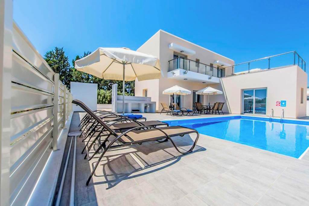 PFO_86506_Villa_Demitrios_Vine_Cyprus_1123_04.jpg