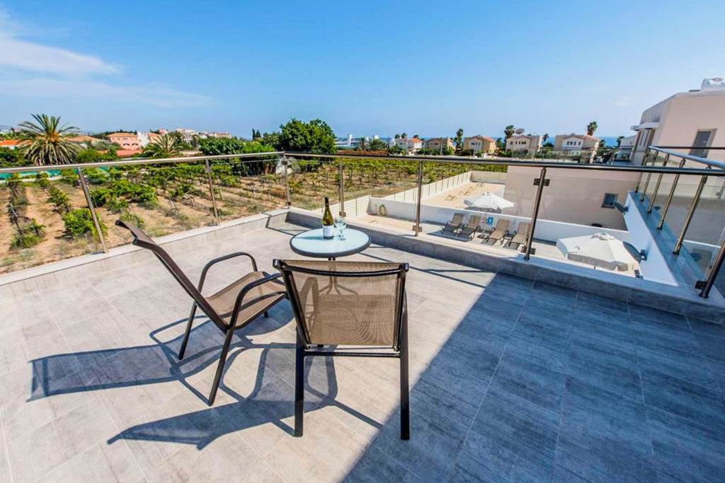 PFO_86507_Villa_Michaela_Vine_Cyprus_1123_06.jpg
