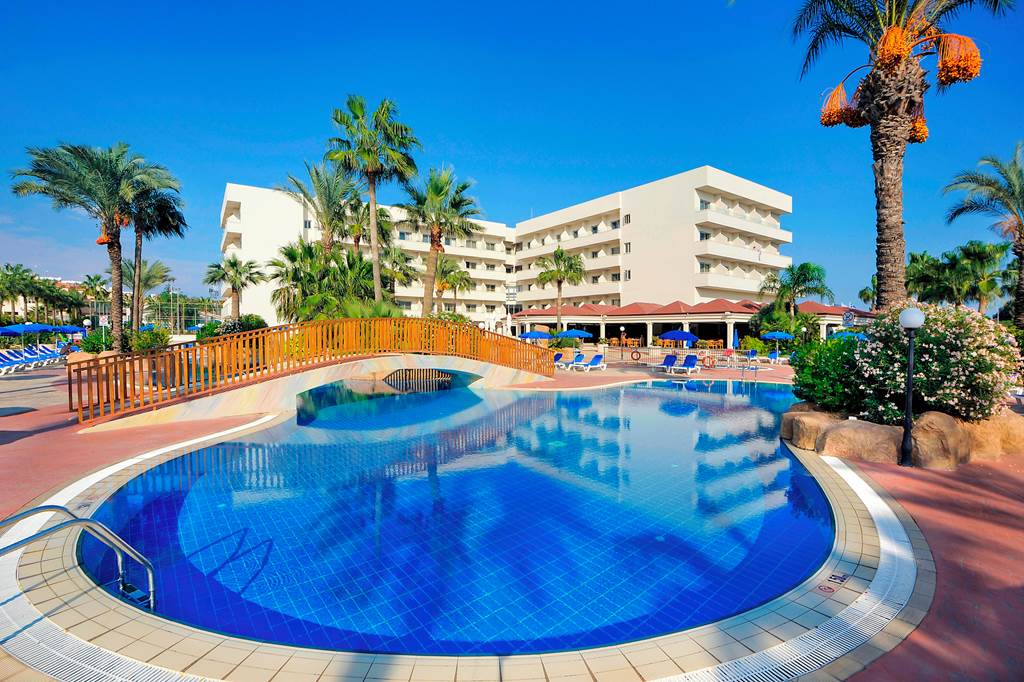 LCA_3136_Nissiana_Hotel_&_Bungalows_0519_07.jpg