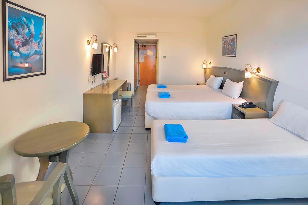 LCA_3136_Nissiana_Hotel_&_Bungalows_1219_01.jpg