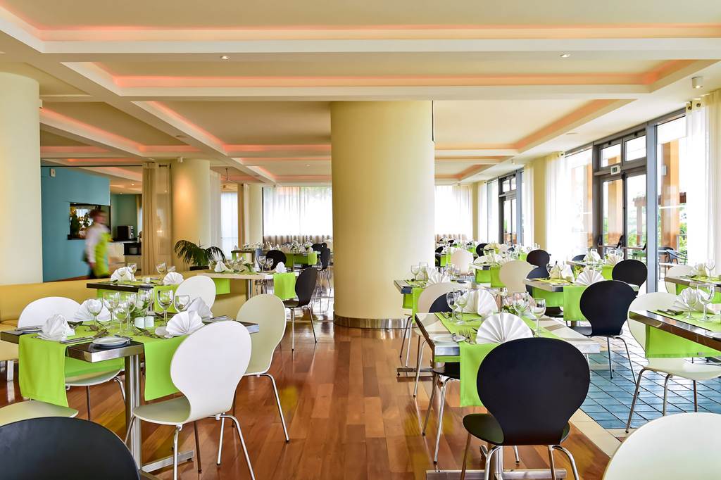 FNC_69253_Pestana_Promenade_Ocean_Resort_Hotel_0722_02.jpg