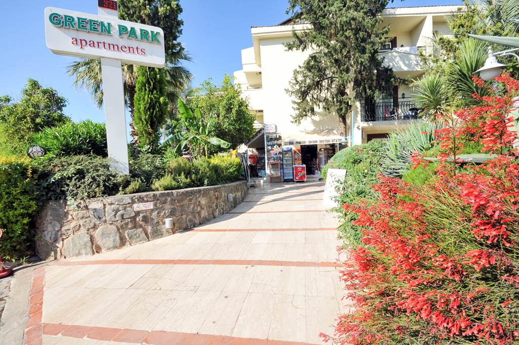 DLM_77036_Green_Park_Apartments_0917_06.jpg