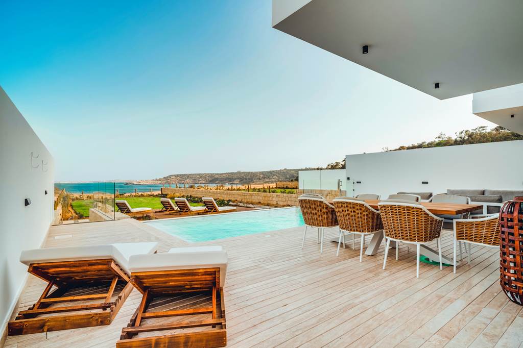 LCA_87836_Periyiali_Knonnos_Beach_Resort_-_Villa_Ira_0624_04.jpg