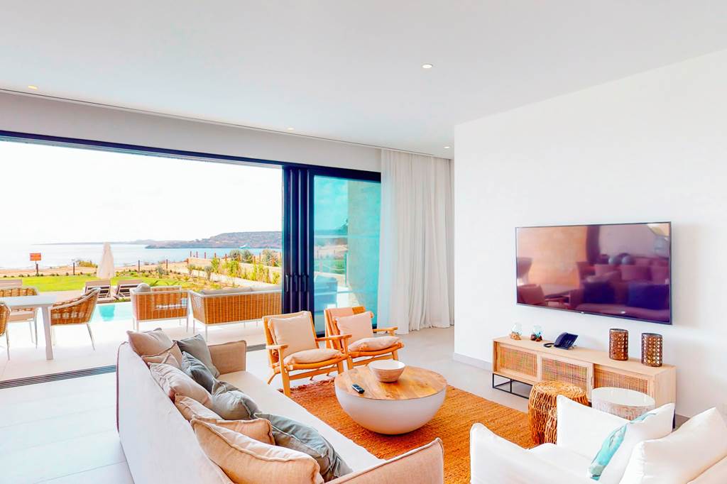 LCA_87847_Periyiali_Knonnos_Beach_Resort_-_Villa_Nefeli_0624_03.jpg