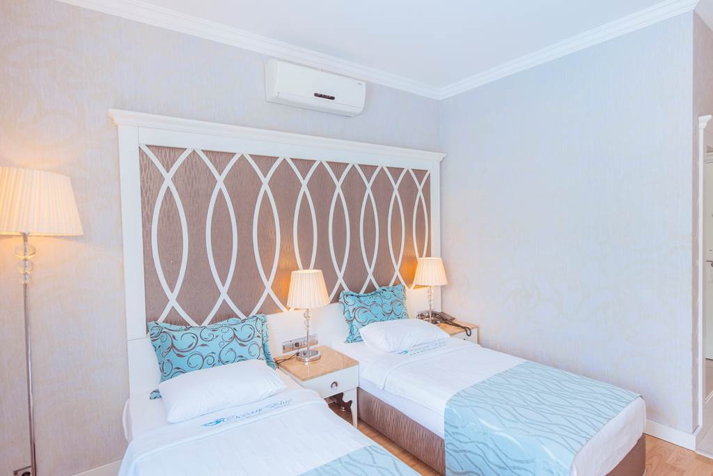 DLM_75707_Ocean_Blue_Hotel_0817_16.jpg