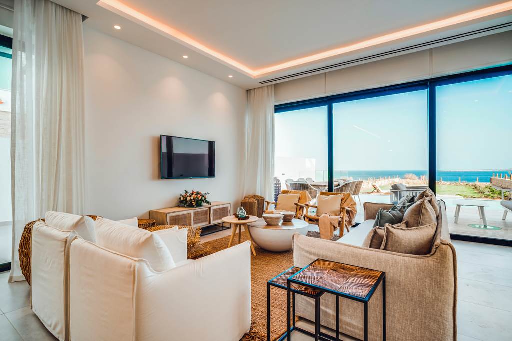 LCA_87836_Periyiali_Knonnos_Beach_Resort_-_Villa_Ira_0624_01.jpg