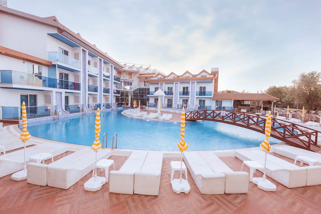 DLM_75707_Ocean_Blue_Hotel_0817_06.jpg
