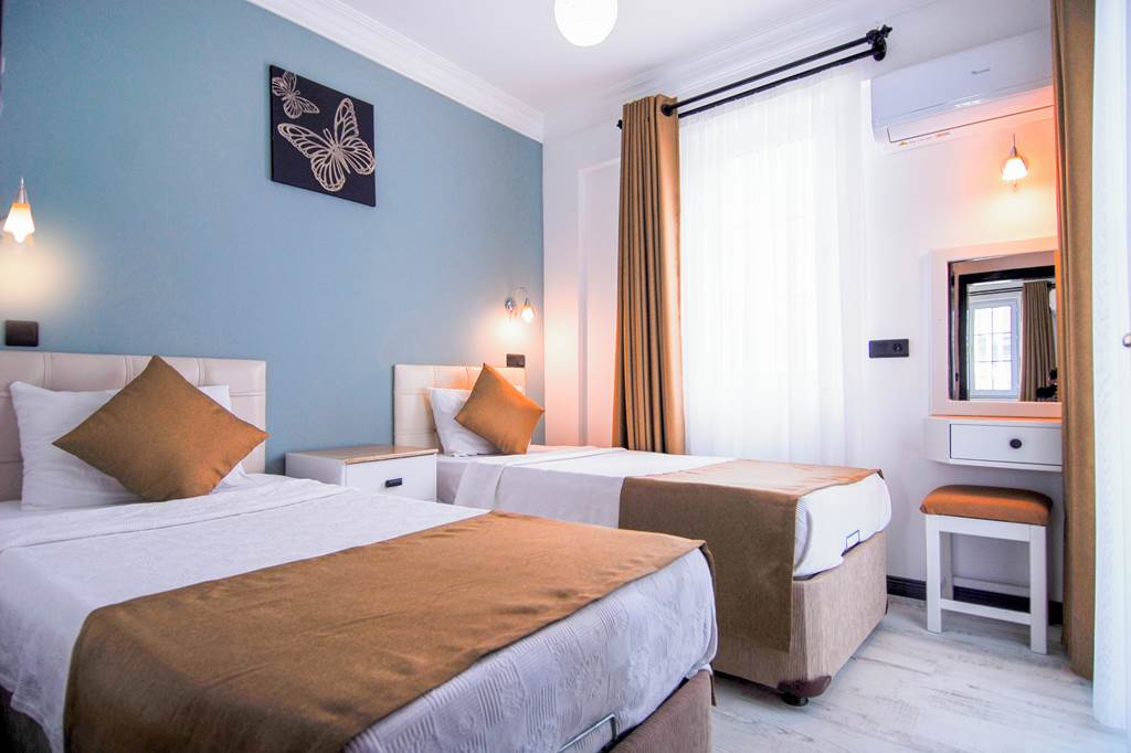 DLM_75707_Ocean_Blue_Hotel_0224_10.jpg