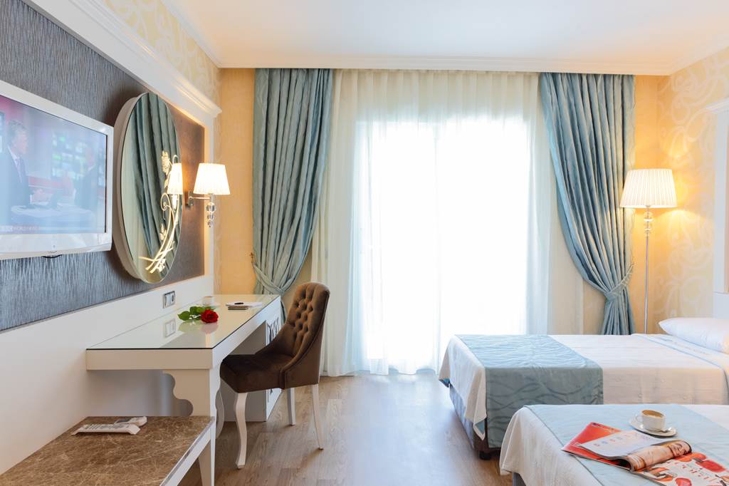 DLM_75707_Ocean_Blue_Hotel_0517_04.jpg
