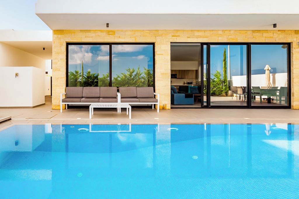 LCA_87838_Periyiali_Knonnos_Beach_Resort_-_Villa_Ektoras_0624_01.jpg