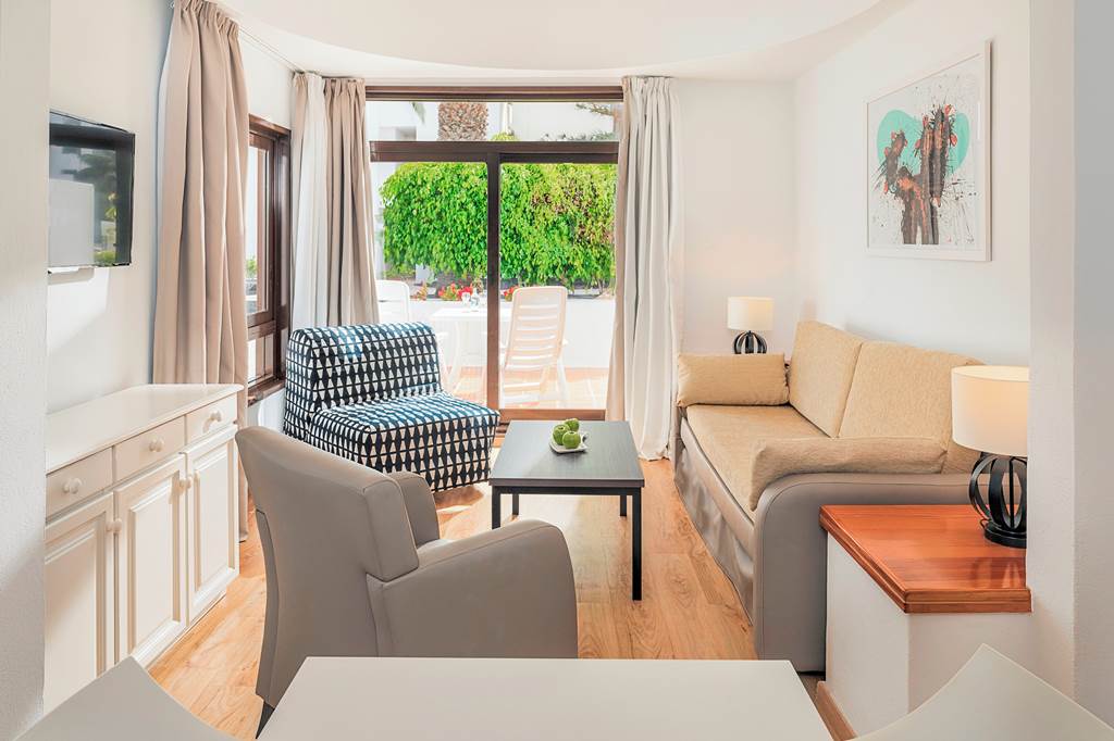 ACE_72807_H10_Suites_Lanzarote_Gardens_&_Aquapark_Costa_Teguise_0819_02.jpg