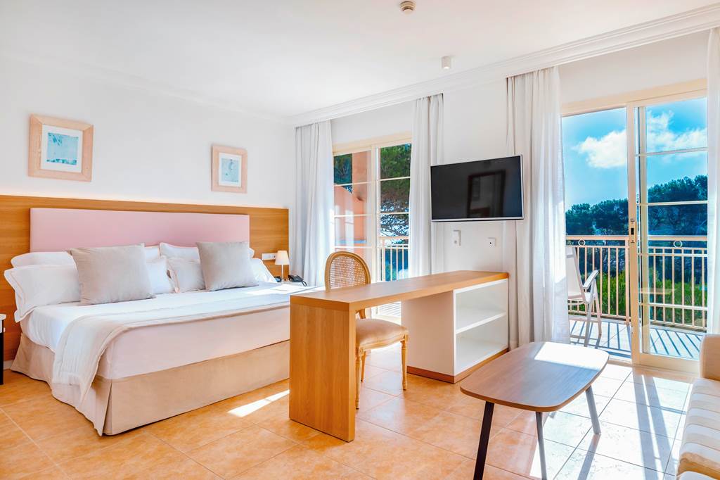 PMI_71468_VIVA_Suites_and_Spa_0920_03.jpg