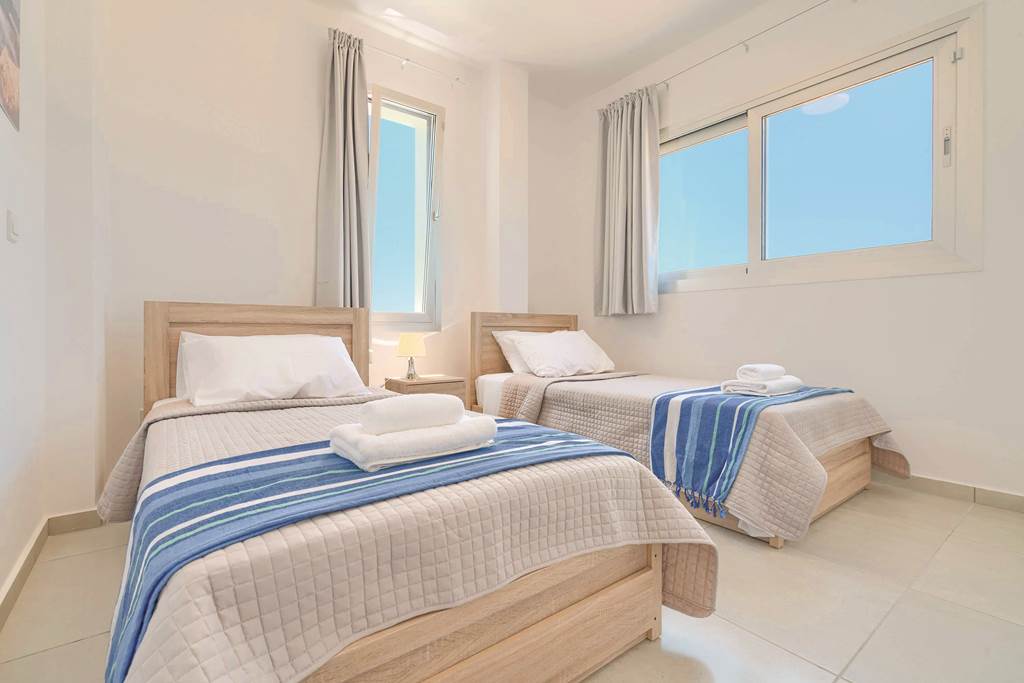 PFO_77559_Sea_Point_Villas_-_Five_Bedroom_Villa_1118_19.jpg