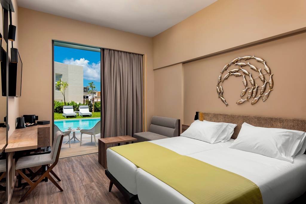 CHQ_79511_Amalthia_Beach_Resort_0720_18.jpg