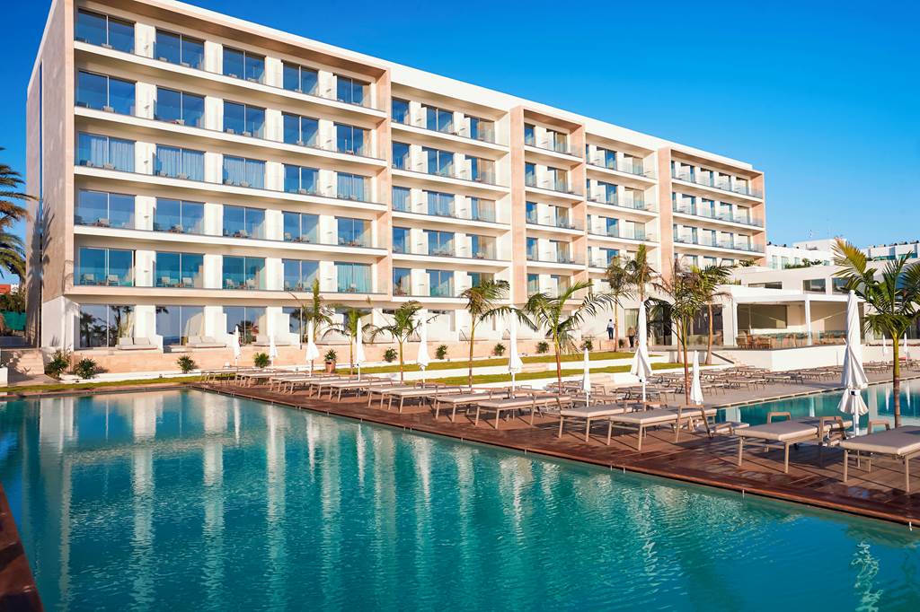 LCA_82498_Sunrise_Jade_Hotel_1020_15.jpg
