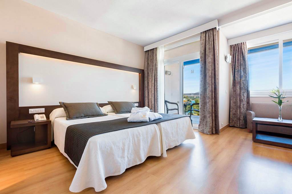 PMI_72816_Hipotels_Eurotel_Punta_Rotja_1022_01.jpg