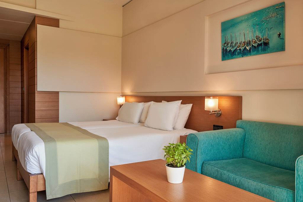 CHQ_79511_Amalthia_Beach_Resort_1123_08.jpg