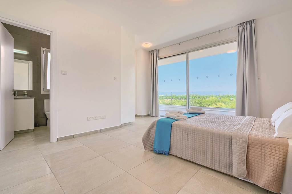PFO_77559_Sea_Point_Villas_-_Five_Bedroom_Villa_1118_13.jpg