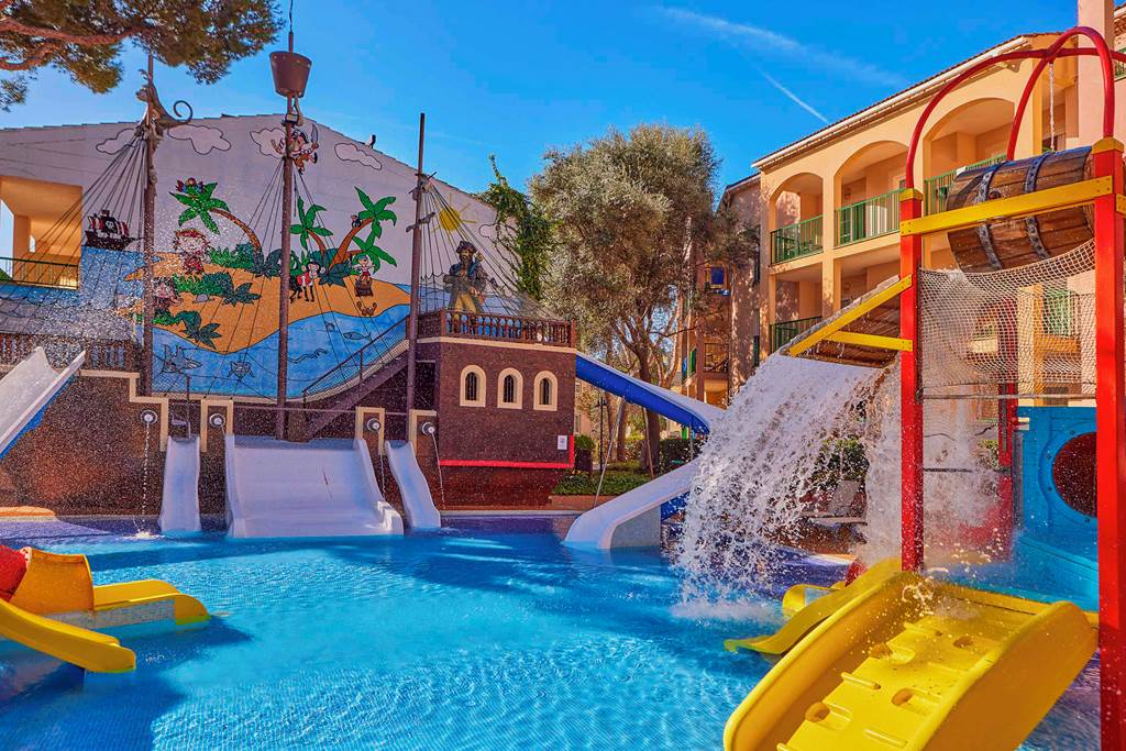 PMI_71510_Zafiro_Cala_Mesquida_and_Park_0524_01.jpg