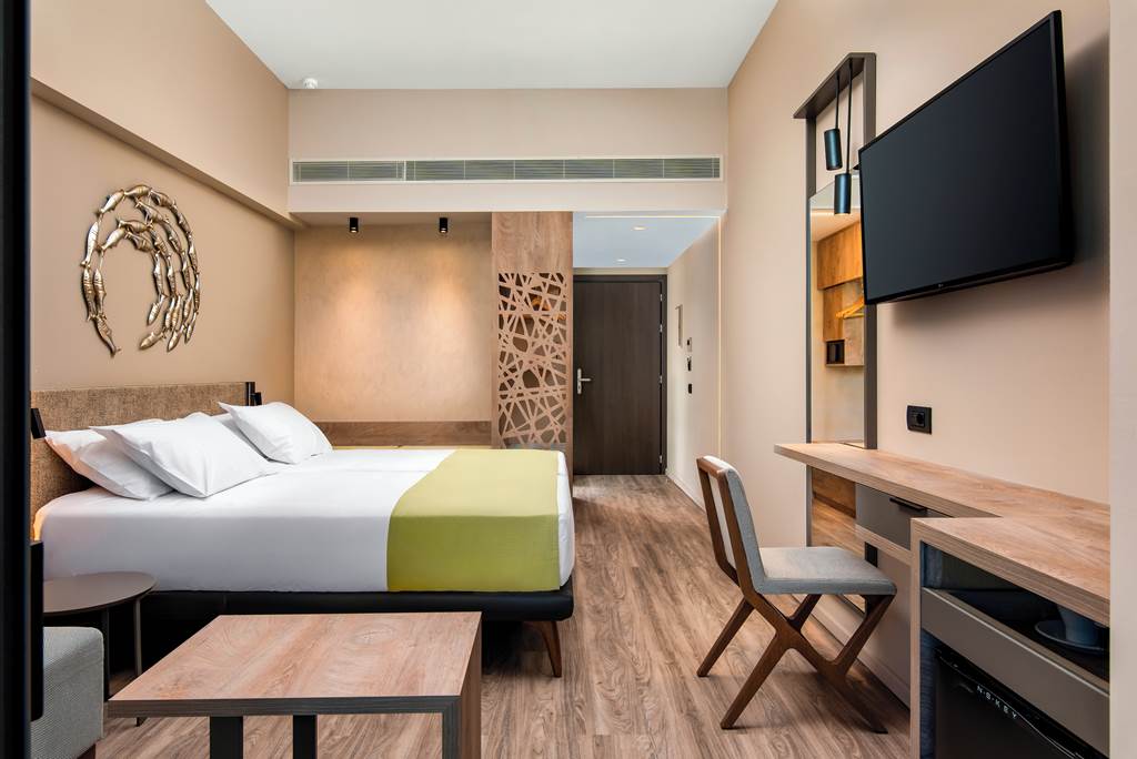 CHQ_79511_Amalthia_Beach_Resort_0720_19.jpg