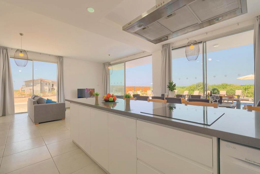 PFO_77559_Sea_Point_Villas_-_Five_Bedroom_Villa_1118_28.jpg