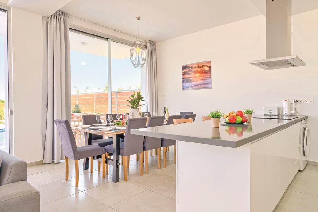 PFO_77559_Sea_Point_Villas_-_Five_Bedroom_Villa_1118_26.jpg