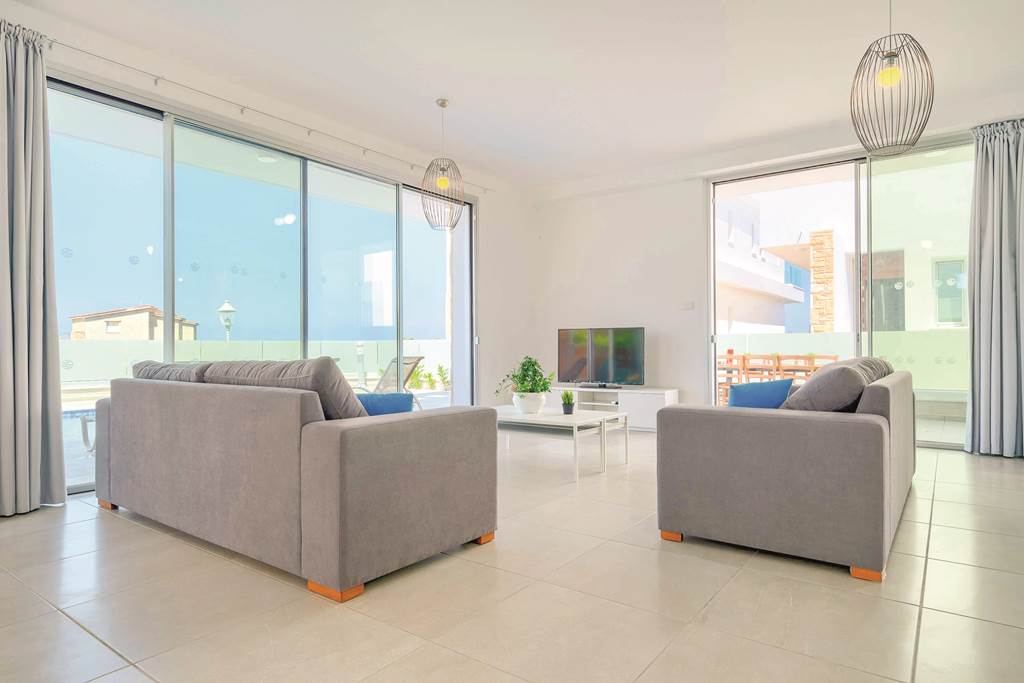 PFO_77559_Sea_Point_Villas_-_Five_Bedroom_Villa_1118_07.jpg