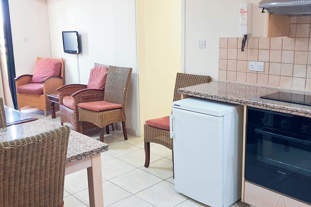 LCA_19198_Senator_Hotel_Apartments_1021_15.jpg