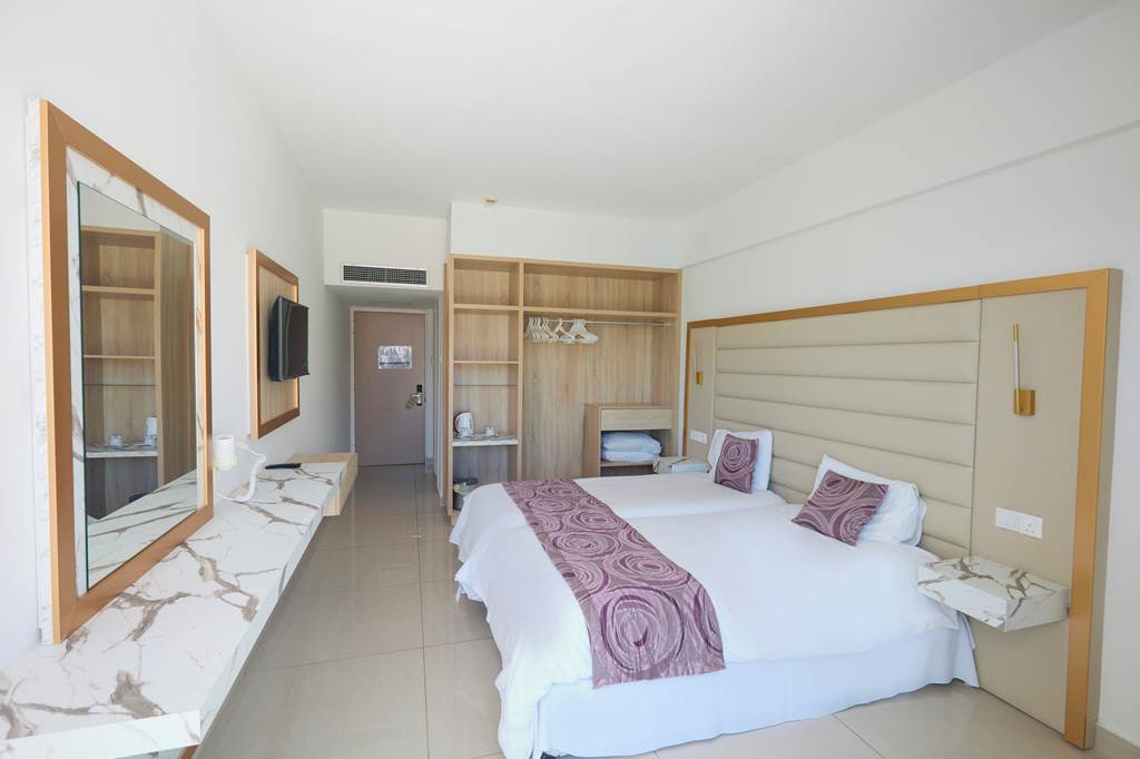 LCA_71504_Tsokkos_Protaras_Hotel_0324_03.jpg