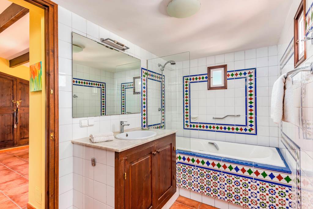MAH_81942_Villa_Las_Rocas_0120_18.jpg