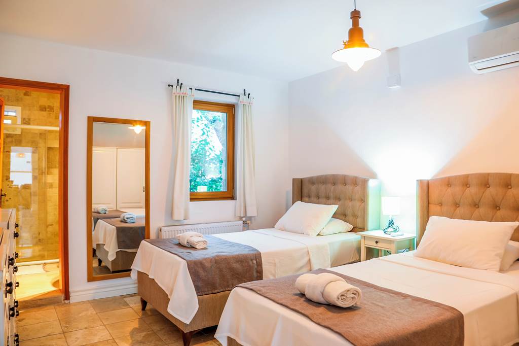 BJV_84342_Villa_Tan_1022_07.jpg