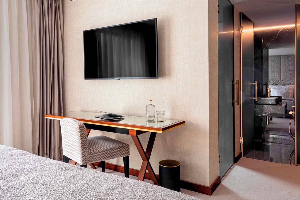 OPO_87213_Wine_and_Books_Porto_Hotel_0624_08.jpg