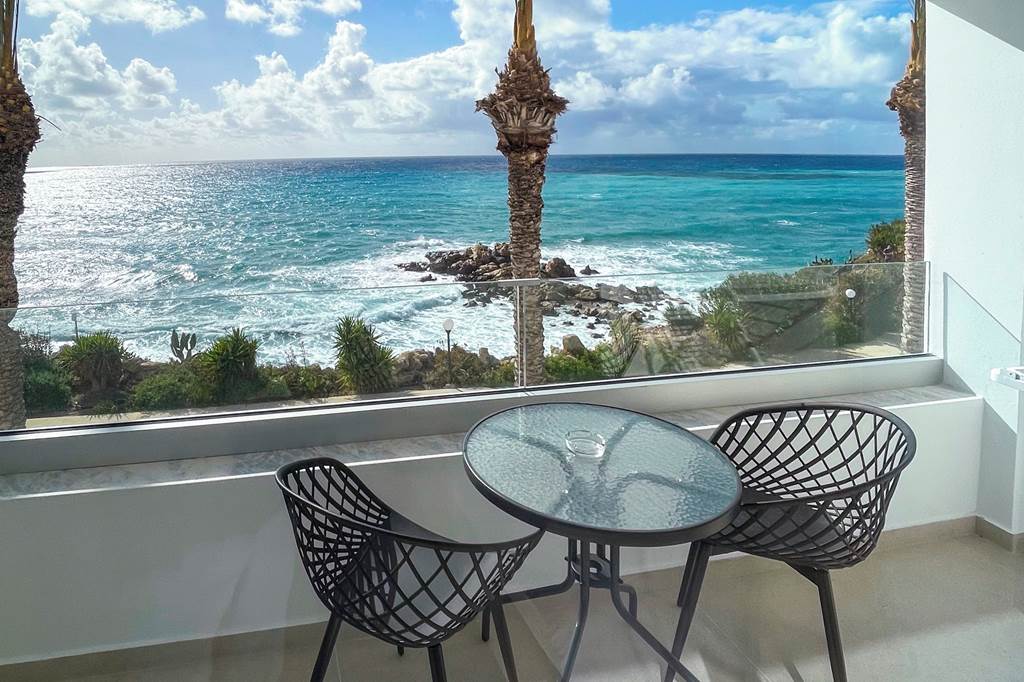 PFO_83202_Vrachia_Beach_Hotel_&_Suites_0324_02.jpg