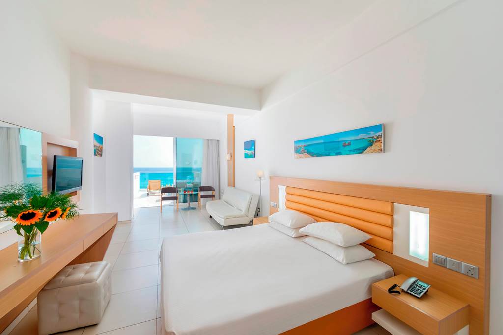 LCA_81412_Vrisaki_Beach_Hotel_0322_15.jpg