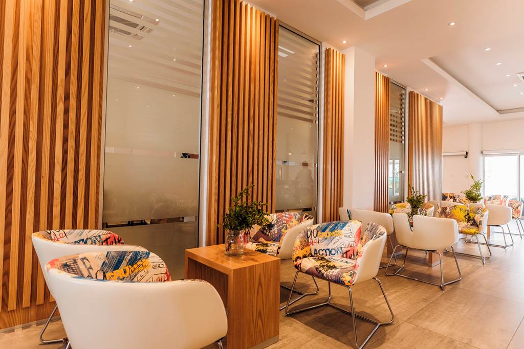 PFO_83202_Vrachia_Beach_Hotel_&_Suites_0821_06.jpg