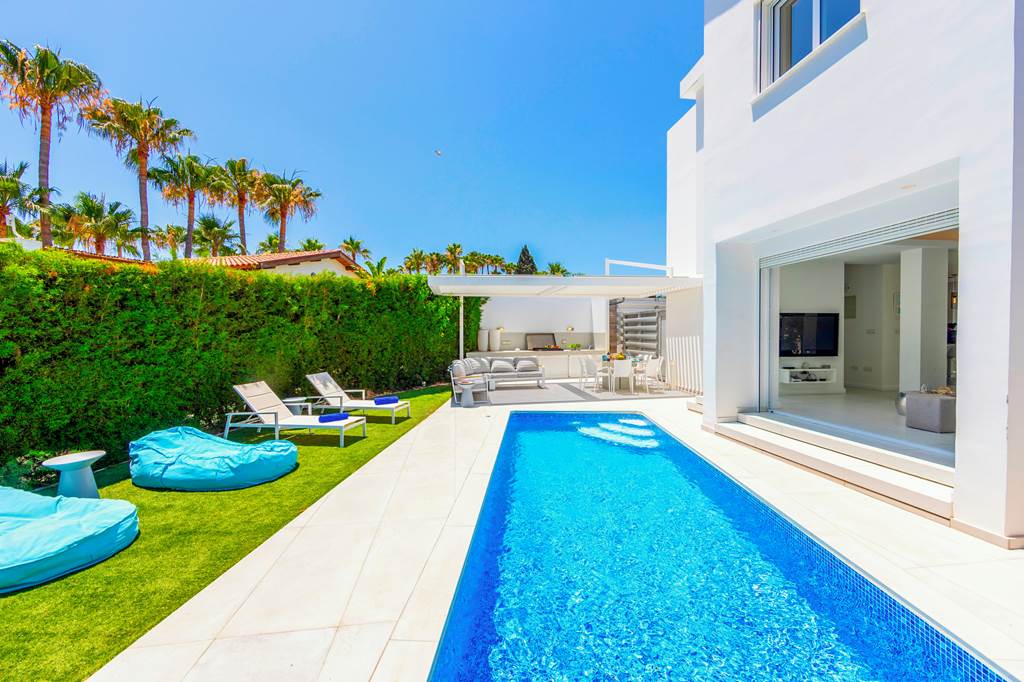 LCA_89078_Villa_Piera_by_the_Sea_0225_07.jpg