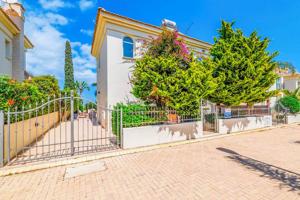 LCA_88964_Villa_Alexander_0125_08.jpg