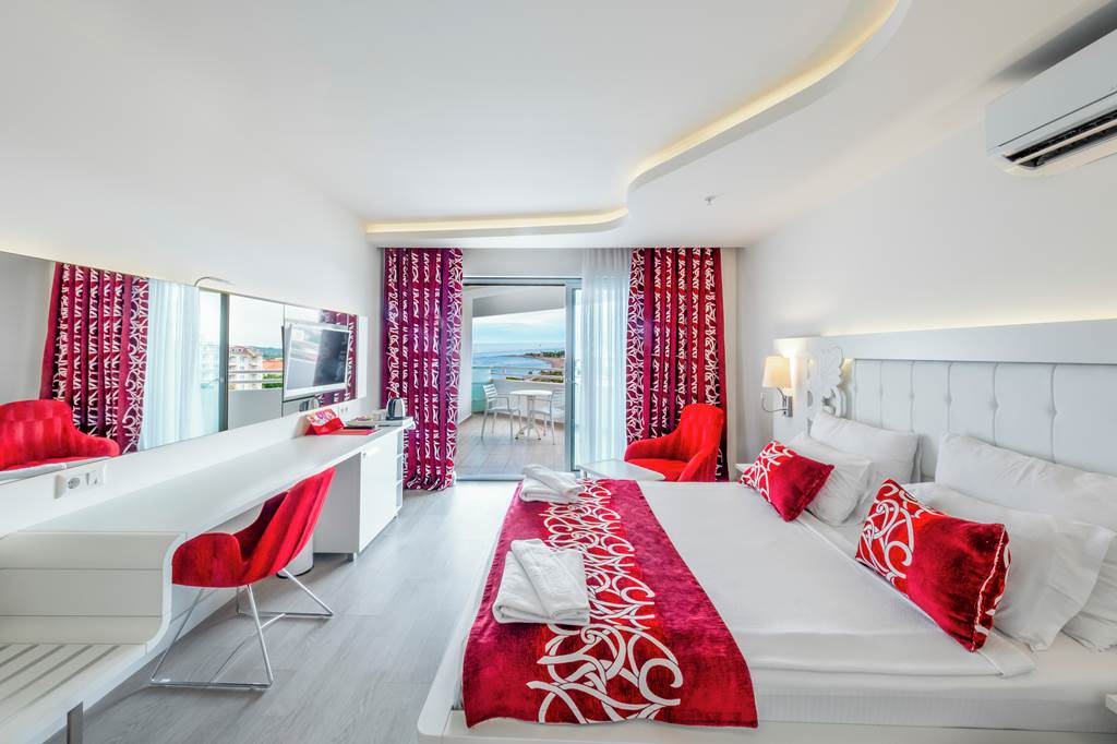AYT_74529_Laguna_Beach_Alya_Resort_&_Spa_0623_09.jpg