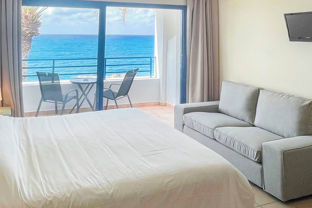 PFO_83202_Vrachia_Beach_Hotel_&_Suites_0323_01.jpg