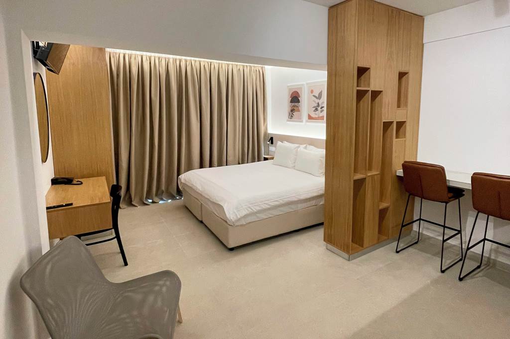PFO_83202_Vrachia_Beach_Hotel_&_Suites_0324_03.jpg