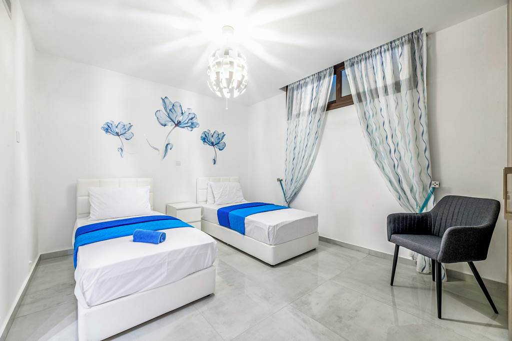 LCA_89126_Villa_Serenity_Seafront_0325_03.jpg