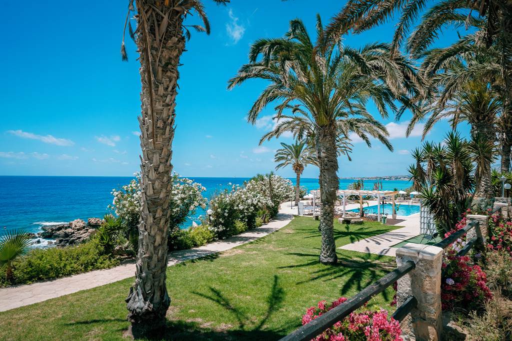PFO_83202_Vrachia_Beach_Hotel_&_Suites_0821_05.jpg
