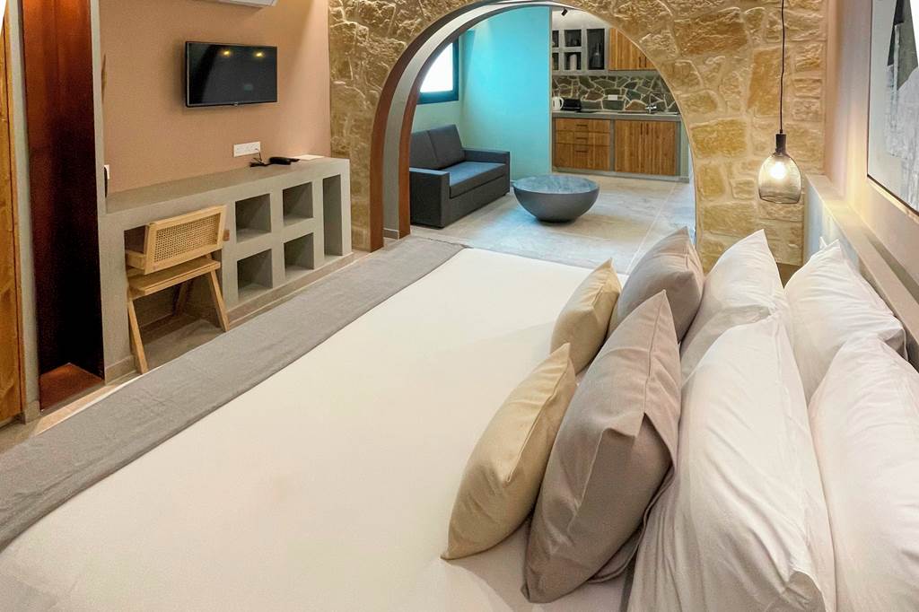 PFO_83202_Vrachia_Beach_Hotel_&_Suites_0123_05.jpg