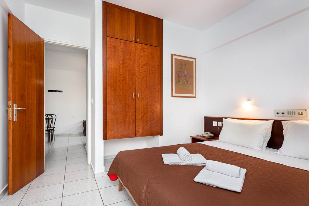HER_71204_Bellos_Hotel_Apartments_0222_02.jpg