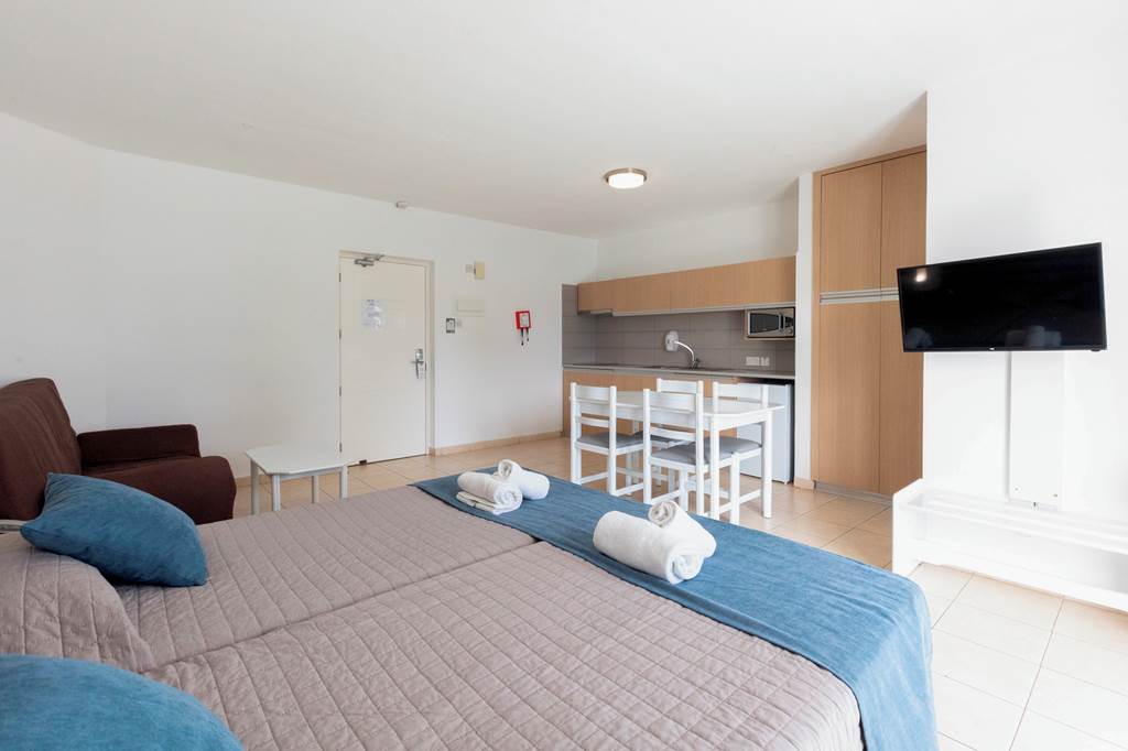 LCA_85076_Vrissaki_Hotel_Apartments_0523_03.jpg