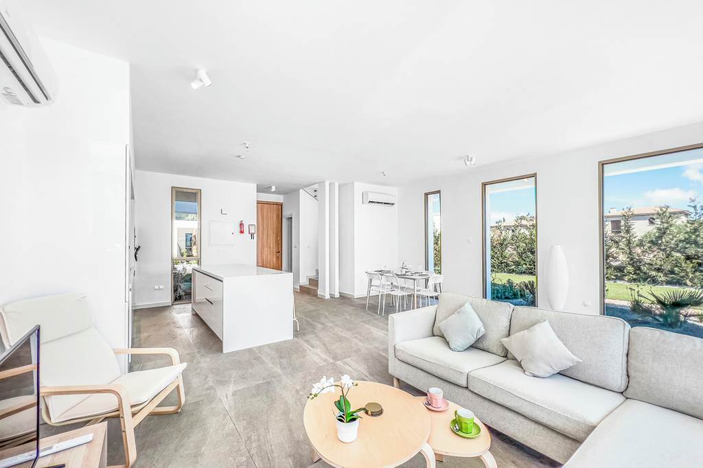 LCA_88397_Azure_Seaview_Garnet_Villa_1124_01.jpg