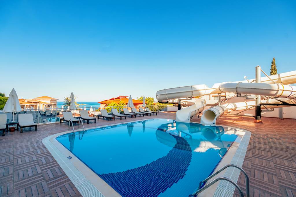 AYT_74529_Laguna_Beach_Alya_Resort_&_Spa_0623_11.jpg