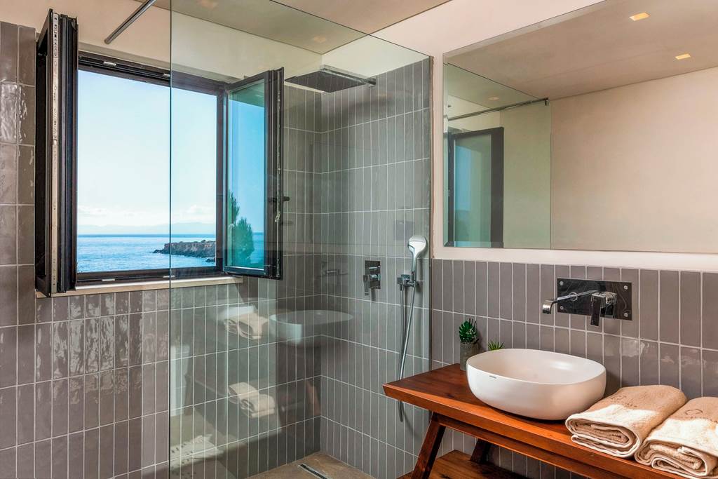 RHO_85640_Villa_South_Key_0723_18.jpg