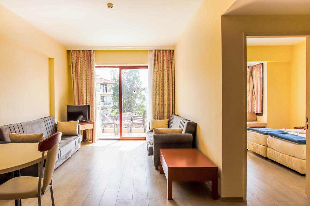 AYT_73428_Lemas_Suite_Hotel_1223_12.jpg